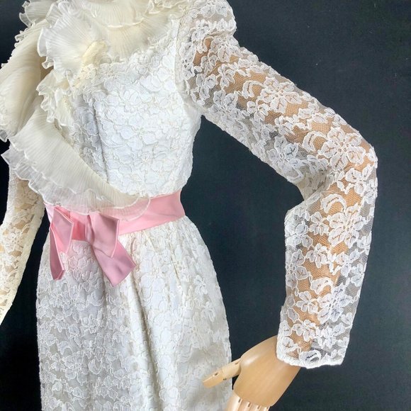 vintage wedding dress / 60s white lace short weddi - Picture 3 of 10